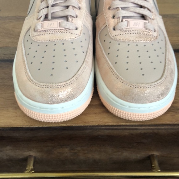 2018 Nike Air Force 1 sneakers worn once! Rose and rose gold! - Picture 5 of 17